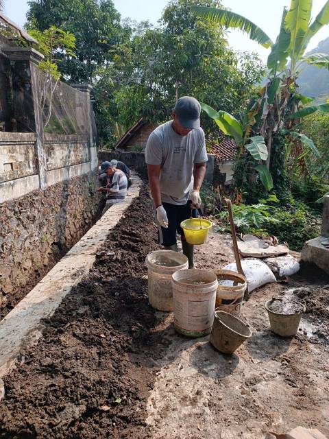 Kerja Bakti Parakan Kadu